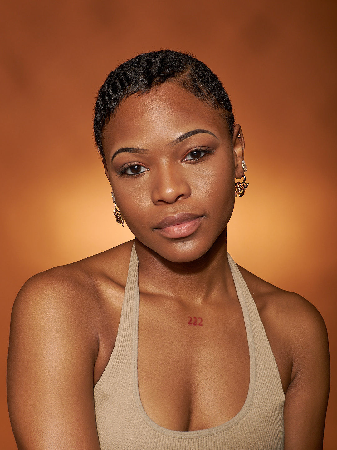 Model_Avah2 — Orange studio portrait